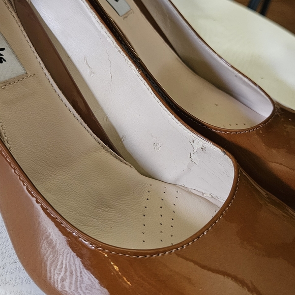 Clarks Gabriel Candy Cognac Patent Leather Mary Jane Pumps - Picture 7 of 7